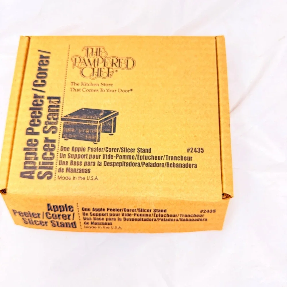 NIB The Pampered Chef Apple Peeler Corer Slicer Wood Stand 2435 Made in USA